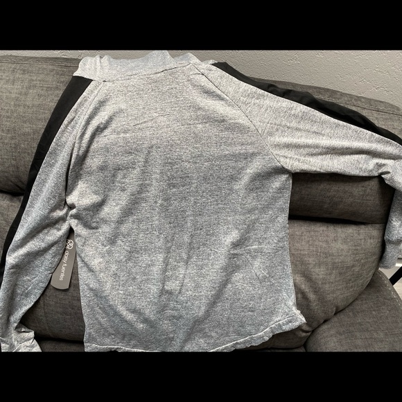 NWT Daisy Fuentes zippered jacket, size M - Picture 4 of 4